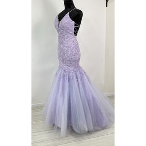 Christina Wu‎ Drop Waist Prom Dress Size 0 Lilac Embroidered Sequins Shimmery